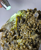 19ms CLINOZOISITE EPIDOTE CRYSTALS PERU MINERAL SPECIMEN COLLECTOR  KB177