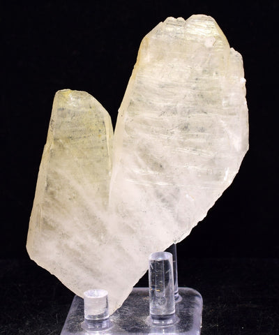 8.6cms TWIN QUARTZ JAPAN LAW CRYSTAL PERU MINERAL SPECIMEN QB113
