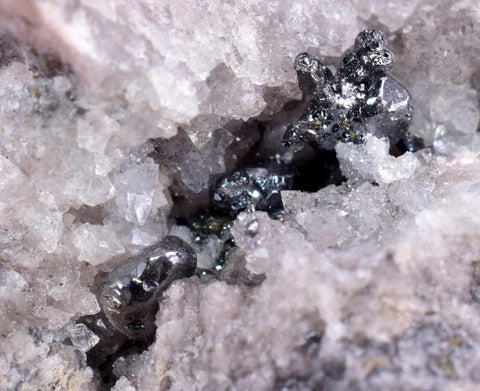 3.8cms TWIN ACANTHITE QUARTZ PYRARGYRITE CRYSTALS MINERALPERU COLLECTOR HB168