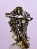 2.8cms EPIDOTE QUARTZ CRYSTALS PERU CLUSTER COLLECTOR GREEN COLOR MINERAL CB68