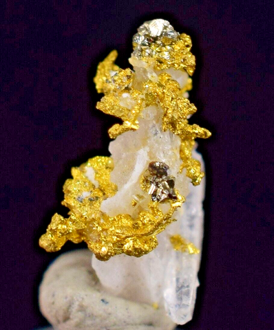 0.6 cms UNIQUE NATIVE GOLD INCAS PYRITE CUBES PERU QUARTZ CRYSTALS LB125