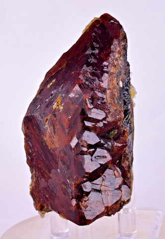 8.2cms  GEM GARNET  BANDED QUARTZ EPIDOTE CRYSTALS PERU SHINY SHARP RARE GB65