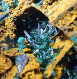 8.4cms ATACAMITE QUARTZ CRYSTALS LIMONITE  LILY MINE PERU MINERAL SPECIMEN AB185