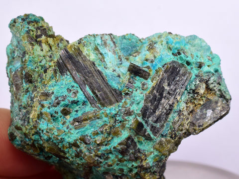 7cms EPIDOTE CHRYSOCOLLA CRYSTALS PERU COLLECTOR GREEN COLOR MINERAL CB161