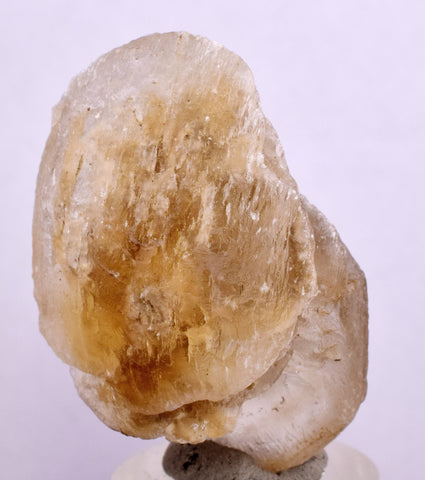 4.2 cms DESERT ROSE SELENITE CRYSTAL PERU GOLDEN SUISEKI TRANSLUCENT TB96