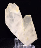 8.6cms TWIN QUARTZ JAPAN LAW CRYSTAL PERU MINERAL SPECIMEN QB113