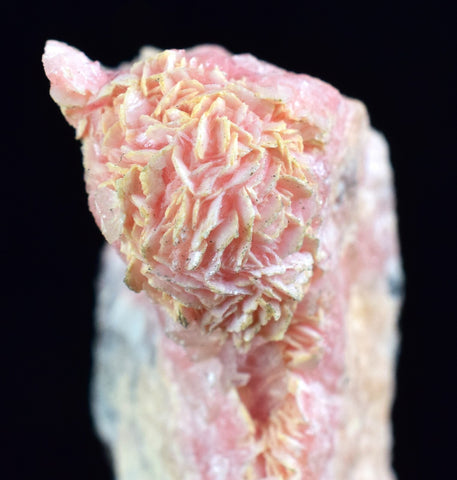 3.4cms RHODOCHROSITE ROSETTE QUARTZ SPHALERITE PERU PINK CRYSTALS NEEDLES  RB328
