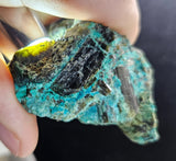7cms EPIDOTE CHRYSOCOLLA CRYSTALS PERU COLLECTOR GREEN COLOR MINERAL CB161