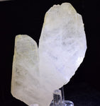8.6cms TWIN QUARTZ JAPAN LAW CRYSTAL PERU MINERAL SPECIMEN QB113