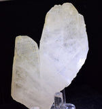8.6cms TWIN QUARTZ JAPAN LAW CRYSTAL PERU MINERAL SPECIMEN QB113
