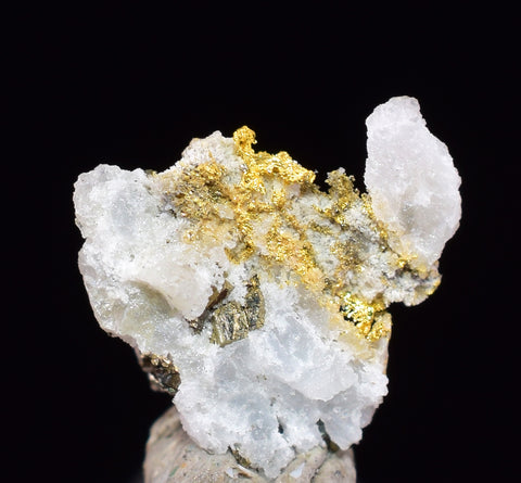 0.6cms UNIQUE NATIVE GOLD INCAS PYRITE CUBES PERU QUARTZ CRYSTALS LB195