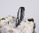 8.5cms EPIDOTE QUARTZ  CALCITE Crystals Peru Mineral Specimen Collectors C722