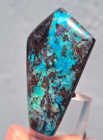 4.9cms CHRYSOCOLLA CAMPBELLITE (?) CUPRITE Quartz Copper Malachite Cabochon Peru Turquoise Color B650