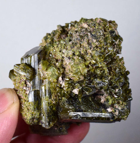 5.2cms EPIDOTE CRYSTALS CLUSTER collector peru green color mineral specimen c776
