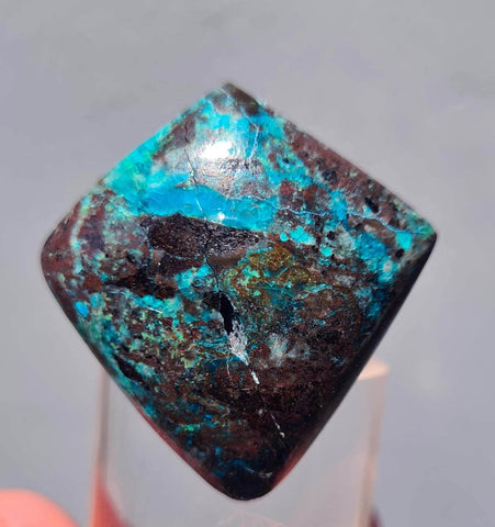 3.1cms CHRYSOCOLLA CAMPBELLITE (?) CUPRITE Quartz Copper Malachite Cabochon Peru Turquoise Color B651