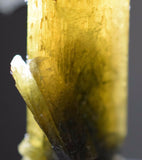35carat ZOISITE NEEDLES CRYSTAL tanzanite (?) clinozoisite green yellow peru M58