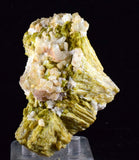 8.5ms EPIDOTE CALCITE CRYSTALS Cluster Peru Green Color Mineral Specimen C877