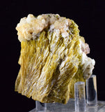 8.5ms EPIDOTE CALCITE CRYSTALS Cluster Peru Green Color Mineral Specimen C877