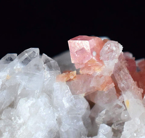 3.3cms RHODOCHROSITE RHOMBOHEDRAL QUARTZ Premium Miniature Crystals Huayllapon Pasto Bueno Mine Peru Collector Mineral Specimen R395