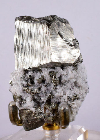 5.9cms PYRITE CUBIC PERU Shiny Crystals Mineral Specimen Collector M212