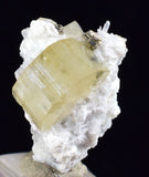 2cms APATITE CALCITE QUARTZ Pyrite Dickite Scheelite ? Peru Huanzala A532