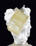 2cms APATITE CALCITE QUARTZ Pyrite Dickite Scheelite ? Peru Huanzala A532