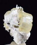 2cms APATITE CALCITE QUARTZ Pyrite Dickite Scheelite ? Peru Huanzala A532