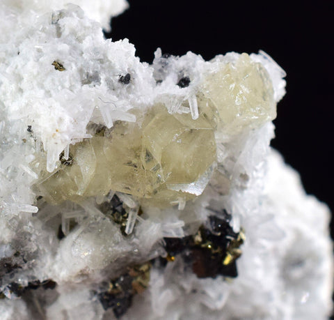 5cms APATITE CALCITE QUARTZ Pyrite Dickite Scheelite ? Peru Huanzala A533