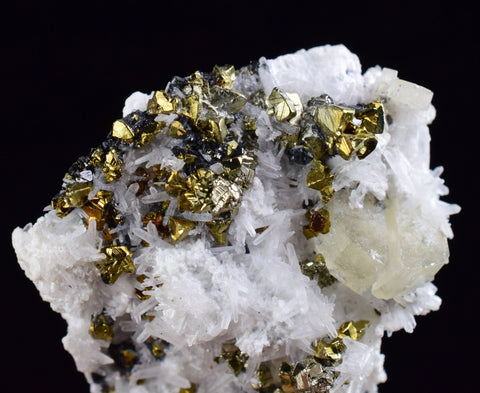 3.6cms APATITE CALCITE QUARTZ Pyrite Dickite Scheelite ? Peru Huanzala A534