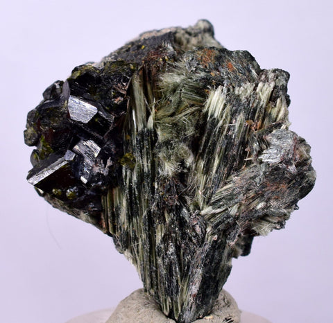 3.3cms ACTINOLITE EPIDOTE CRYSTALS Peru Natural Brilliant Cluster Mineral Specimen Collectors C955