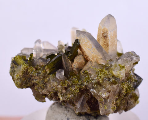 2.8cms EPIDOTE QUARTZ CRYSTALS Peru Cluster Collector Green Yellow Color Mineral Specimen CE967