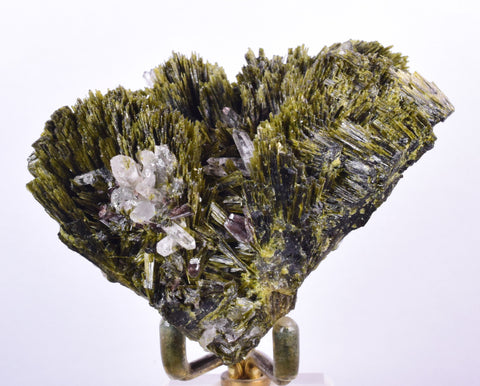 7.9cms AXINITE QUARTZ CRYSTALS Epidote Cluster Prehnite Peru Mineral Specimen Collectors AZ585