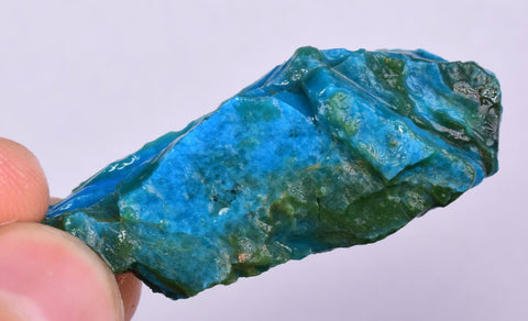 9.5grs BLUE OPAL ROUGH Peru Scenic Quality Jewelry Collector O777