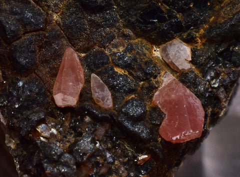 5.3cms GEM RHODOCHROSITE MANGANITE Quartz Crystals Uchucchacua Mineral Specimen R680