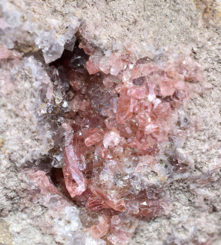 5.3cms GEM RHODOCHROSITE MANGANITE Quartz Crystals Uchucchacua Mineral Specimen R691