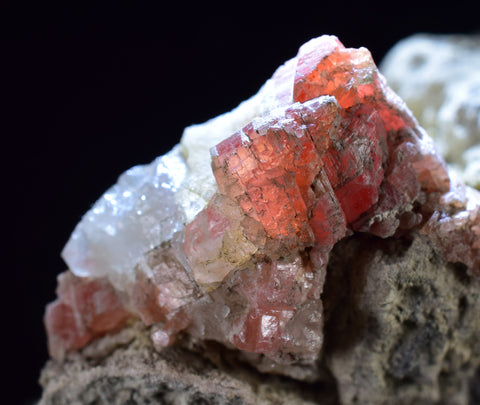 6.7cms GEM RHODOCHROSITE MANGANITE Quartz Crystals Uchucchacua Mineral Specimen R692