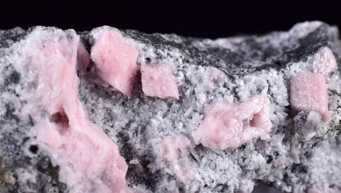 5.6cms RHODOCHROSITE CUBIC QUARTZ Peru Crystals Collector Mineral Specimen R732