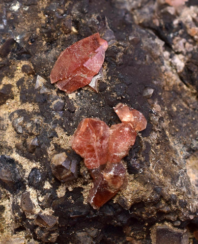 5.6cms RHODOCHROSITE CRYSTALS Peru Uchucchacua Mine Gemstone Collector Mineral Specimen R761