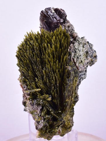 8cms AXINITE QUARTZ CRYSTALS Epidote Cluster Garnet Peru Mineral Specimen Collectors A645
