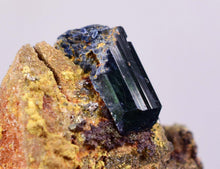 Load image into Gallery viewer, 3.6cms VIVIANITE CRYSTAL BLUISH GREEN BOLIVIA PYRITE MINERAL SPECIMEN X24
