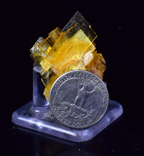 Load image into Gallery viewer, 4.3cms GOLDEN BARITE CRYSTALS PERU TRANSLUCENT MINERAL SPECIMEN X78
