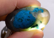 Load image into Gallery viewer, CHRYSOCOLLA  &amp; MALACHITE &amp; QUARTZ BLUE PERU SEASCAPE SCENIC 1 KILO
