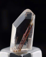 Load image into Gallery viewer, 6.5carats NATURAL GOLD HAIR RUTILATED QUARTZ CLEAR CRYSTAL HEALING Q102
