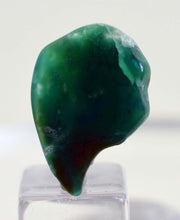 Load image into Gallery viewer, 4cts GEM SILICA CHRYSOCOLLA TUMBLED CHALCEDONY PERU EMERALD JADE COLOR B420
